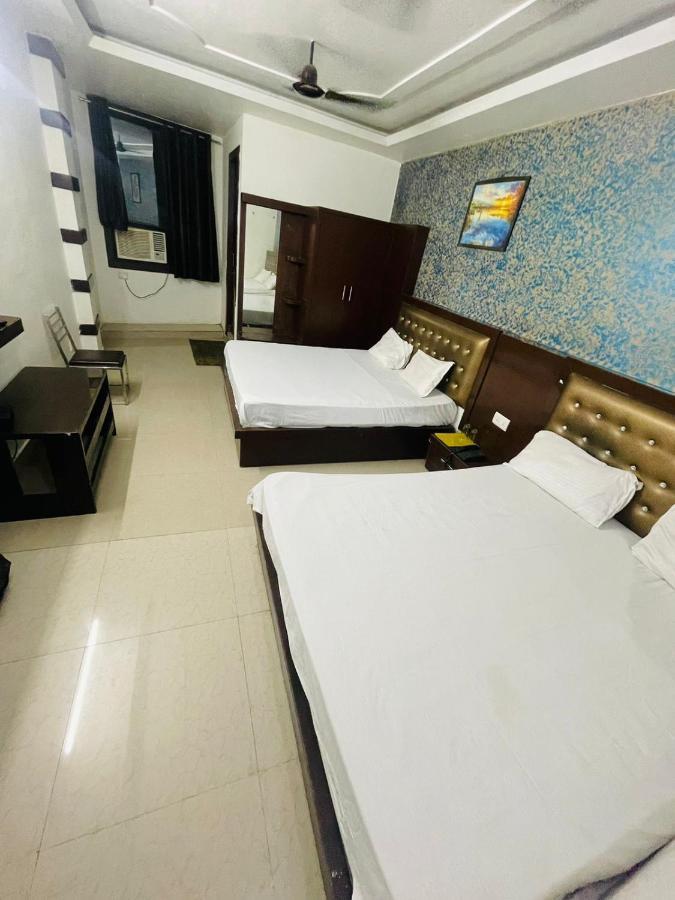 Blue Rose International, Family Hotel Агра Экстерьер фото