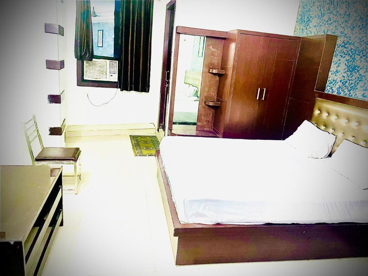 Blue Rose International, Family Hotel Агра Экстерьер фото