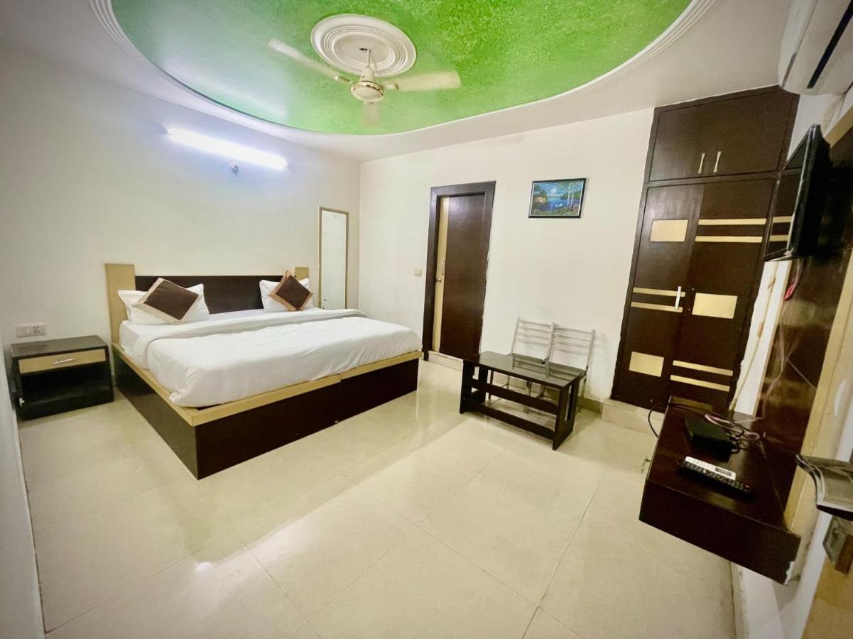 Blue Rose International, Family Hotel Агра Экстерьер фото